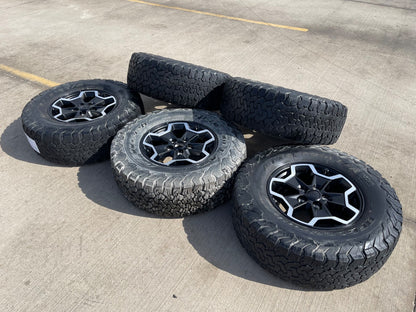 17" Jeep Wrangler Gladiator RUBICON OEM wheels rims tires 9237 black BFG KO2 A/T
