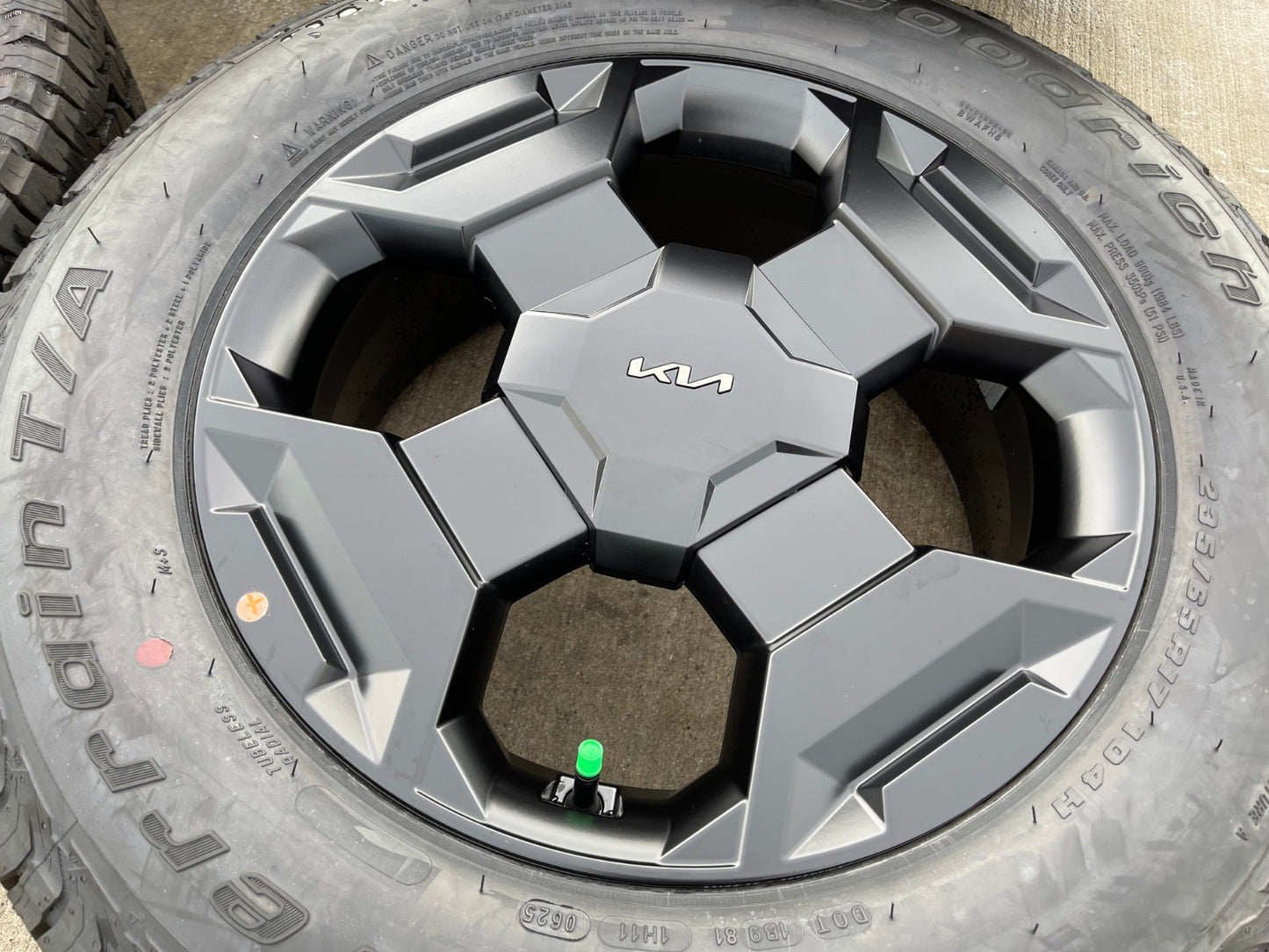17" Kia Sorento X-PRO OEM wheels rims Telluride Sedona 2025 2026 NEW