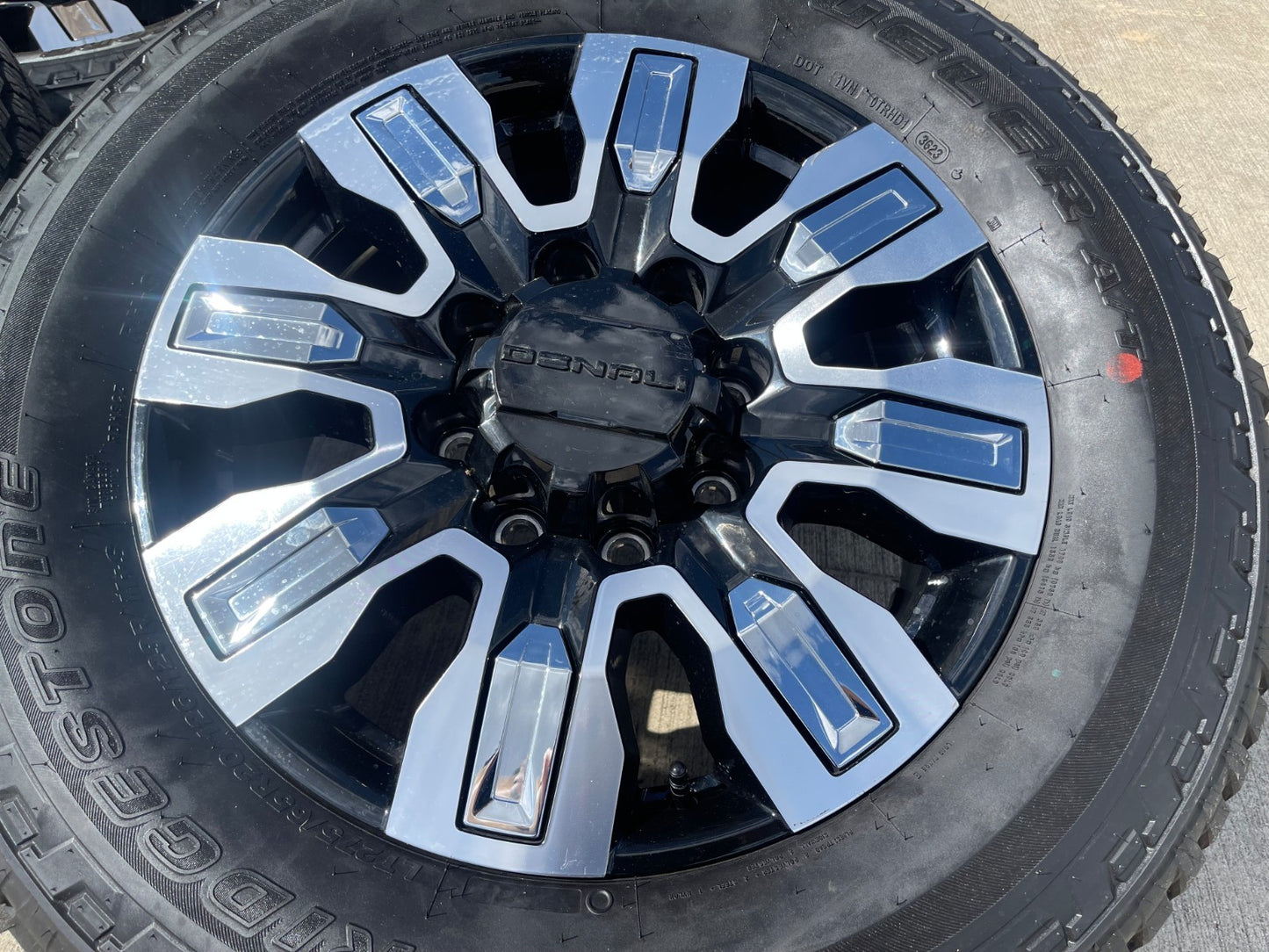 20" GMC Sierra DENALI 2500 3500 OEM wheels rims 5958 14138 Chevy DUELER A/T SET