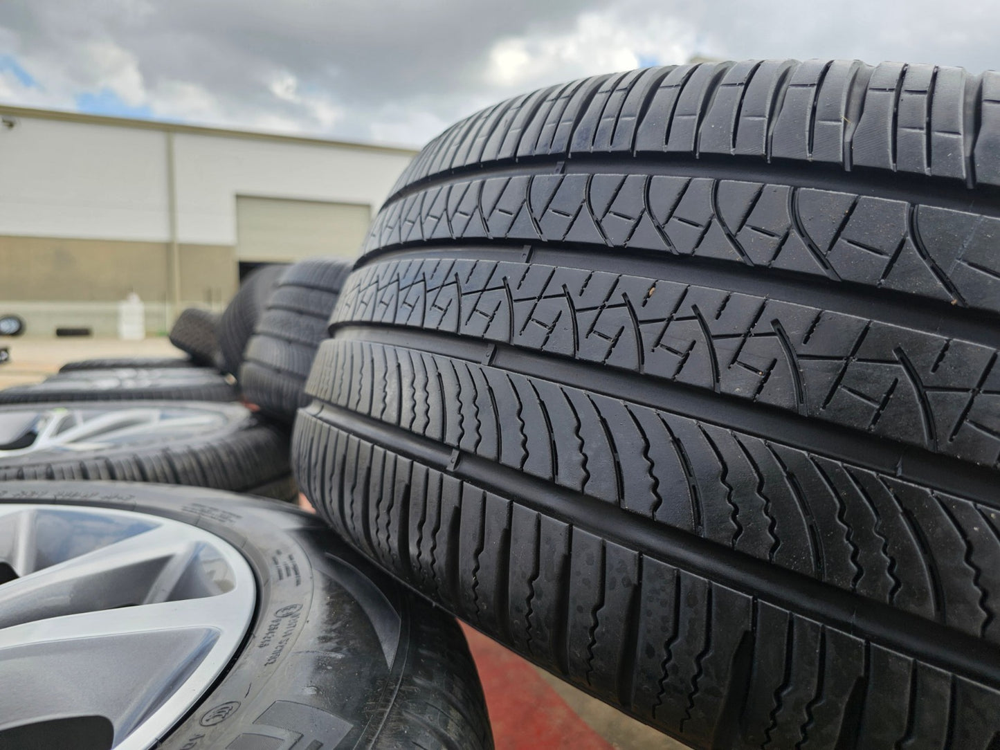 21" Ford Explorer ST OEM 10476 rims wheels Lincoln Aviator PIRELLI