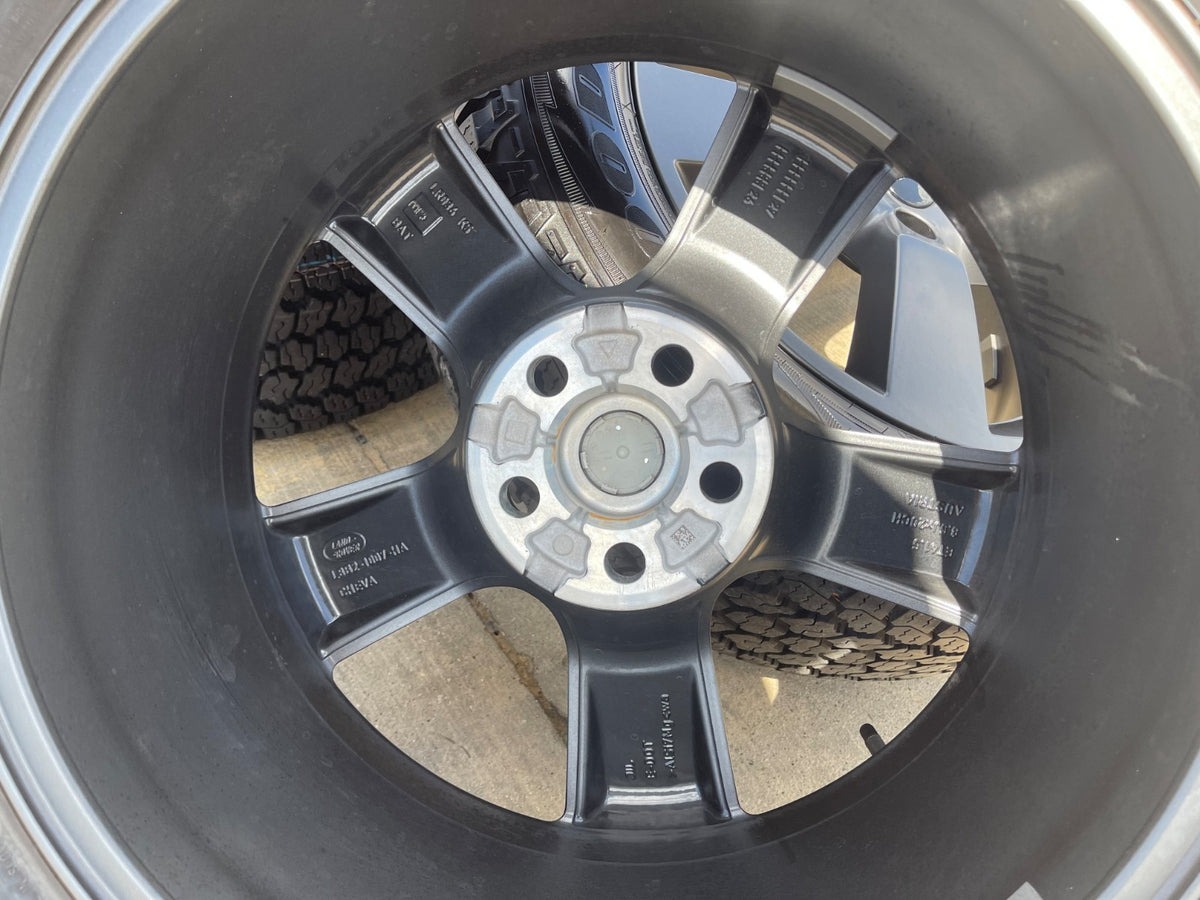 20" Land Rover Defender OEM 72351 wheels rims Range 2025 2026 2027 SET NEW