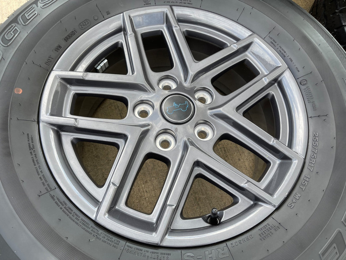 17" Jeep Wrangler Rubicon OEM wheels rims 9324 Gladiator SET BRIDGESTONE A/T
