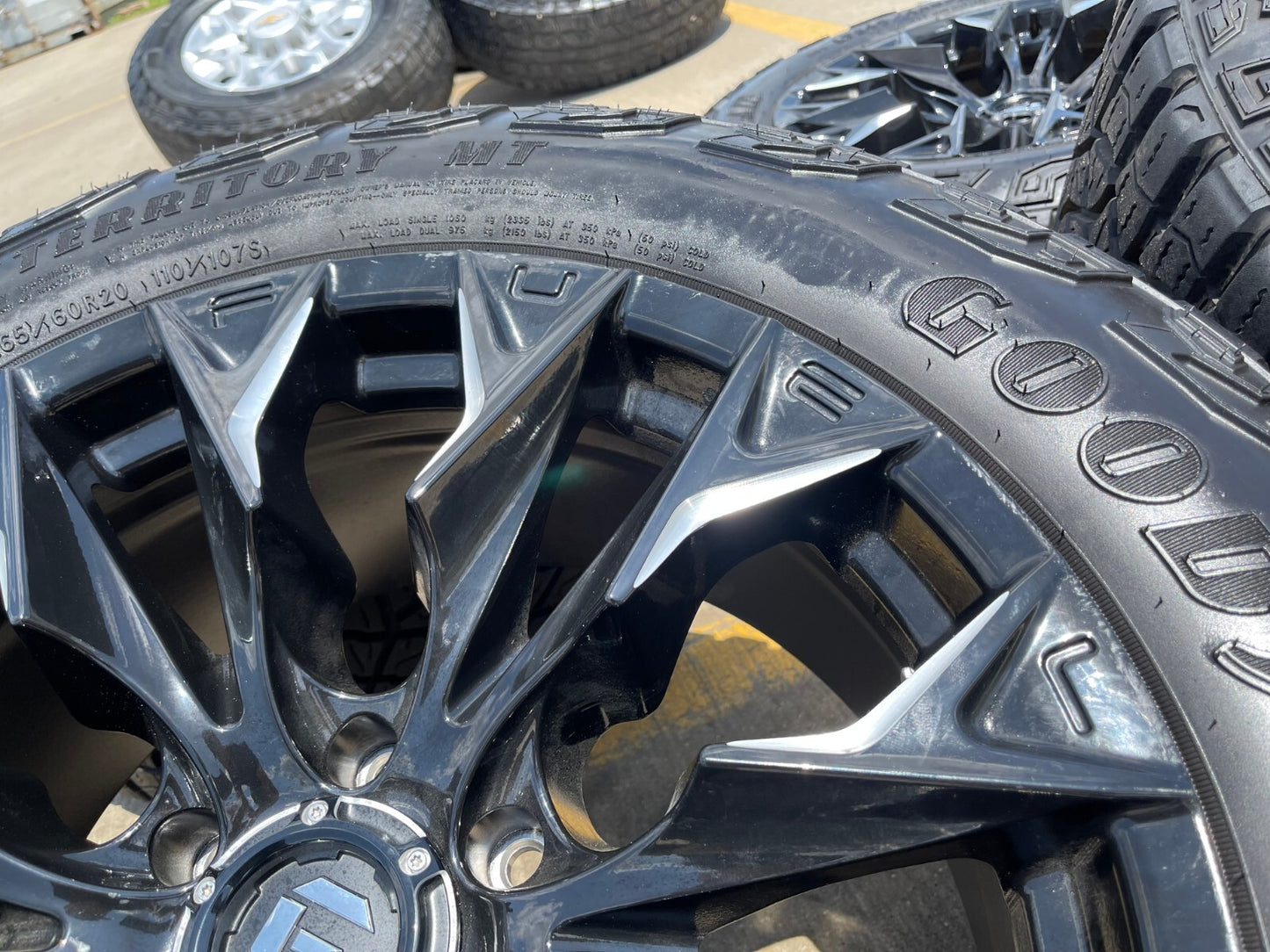 20" Fuel D804 Flame Blackout Chevy Silverado RAM 1500 wheels rims 6x139 6x5.5
