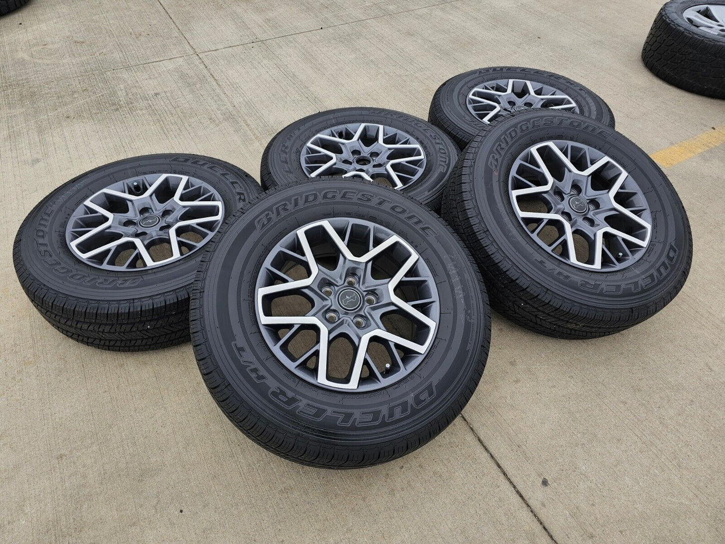 18" Jeep Wrangler Grand Cherokee Gladiator OEM wheels rims tires 2024 2025 NEW