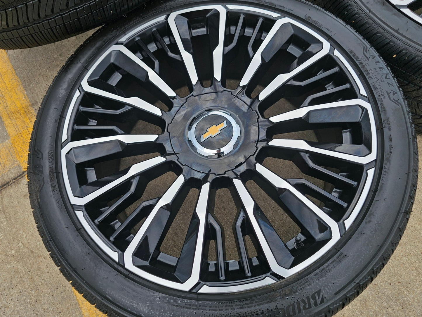 24" Chevy Tahoe Suburban Silverado OEM High Country wheels rims 2025 2026 NEW