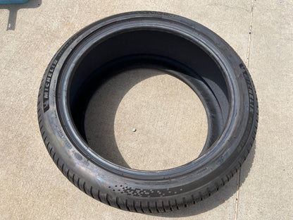 (1) 265/40/20 Michelin Pilot Sport EV 104Y XL 265/40R20 tire
