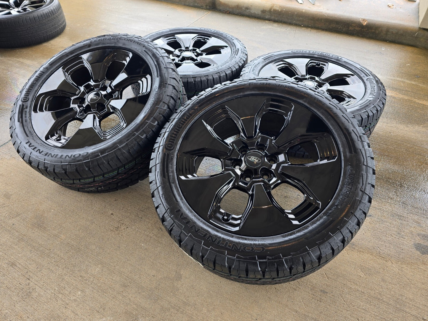 22" Ford F-150 LIMITED OEM rims wheels 10472 tires 2023 2024 2025 NEW