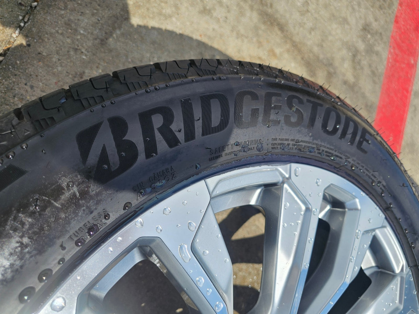 22" GMC Yukon Sierra DENALI OEM wheels rims 14025 97000 tires BRIDGESTONE SET