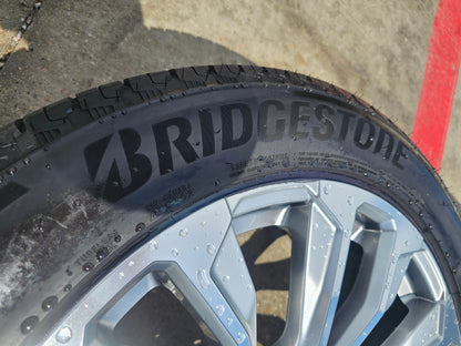 22" GMC Yukon Sierra DENALI OEM wheels rims 14025 97000 tires BRIDGESTONE SET