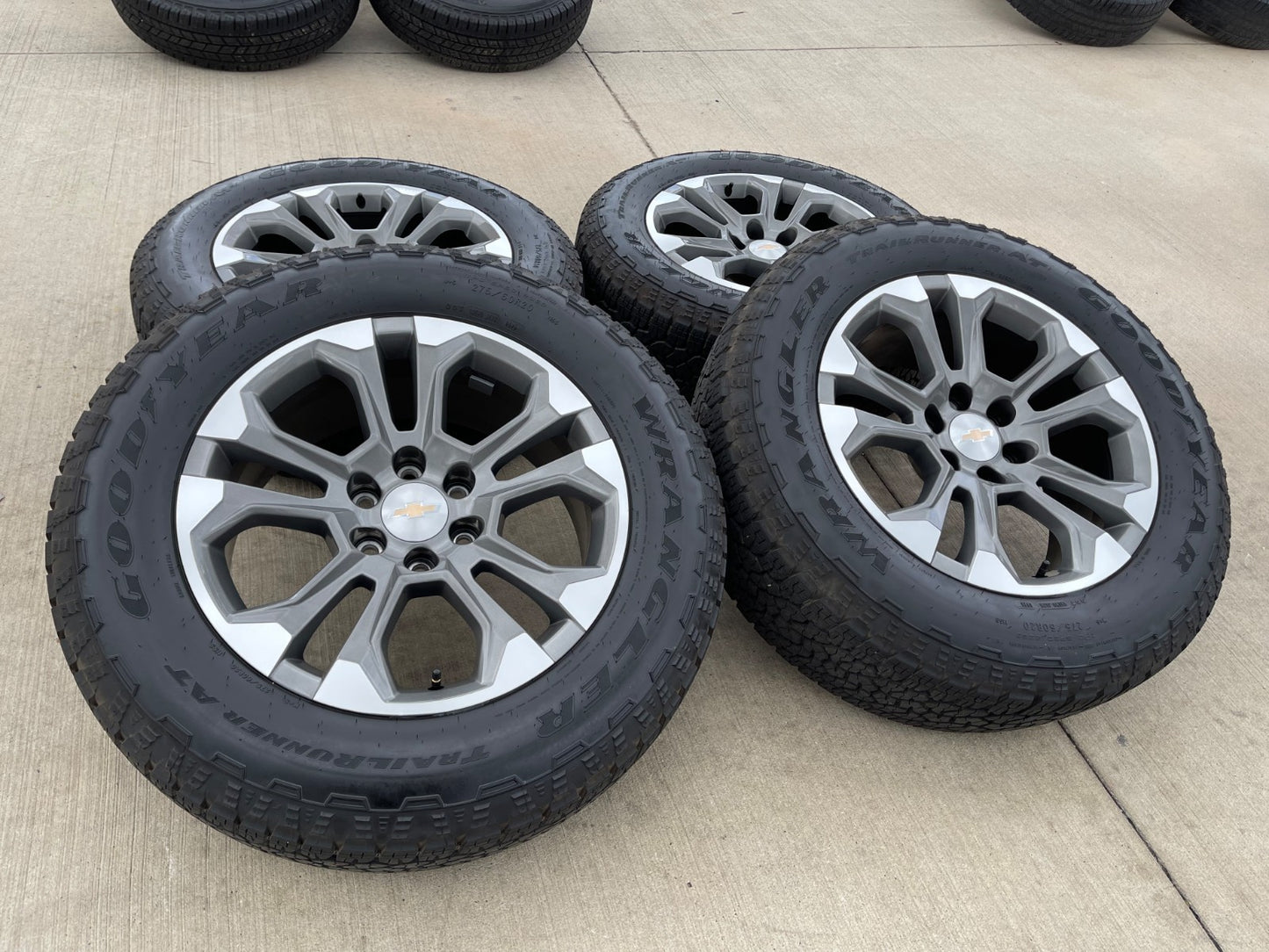 20" Chevy Tahoe Silverado OEM 14090 95417 wheels rims tires GOODYEAR A/T