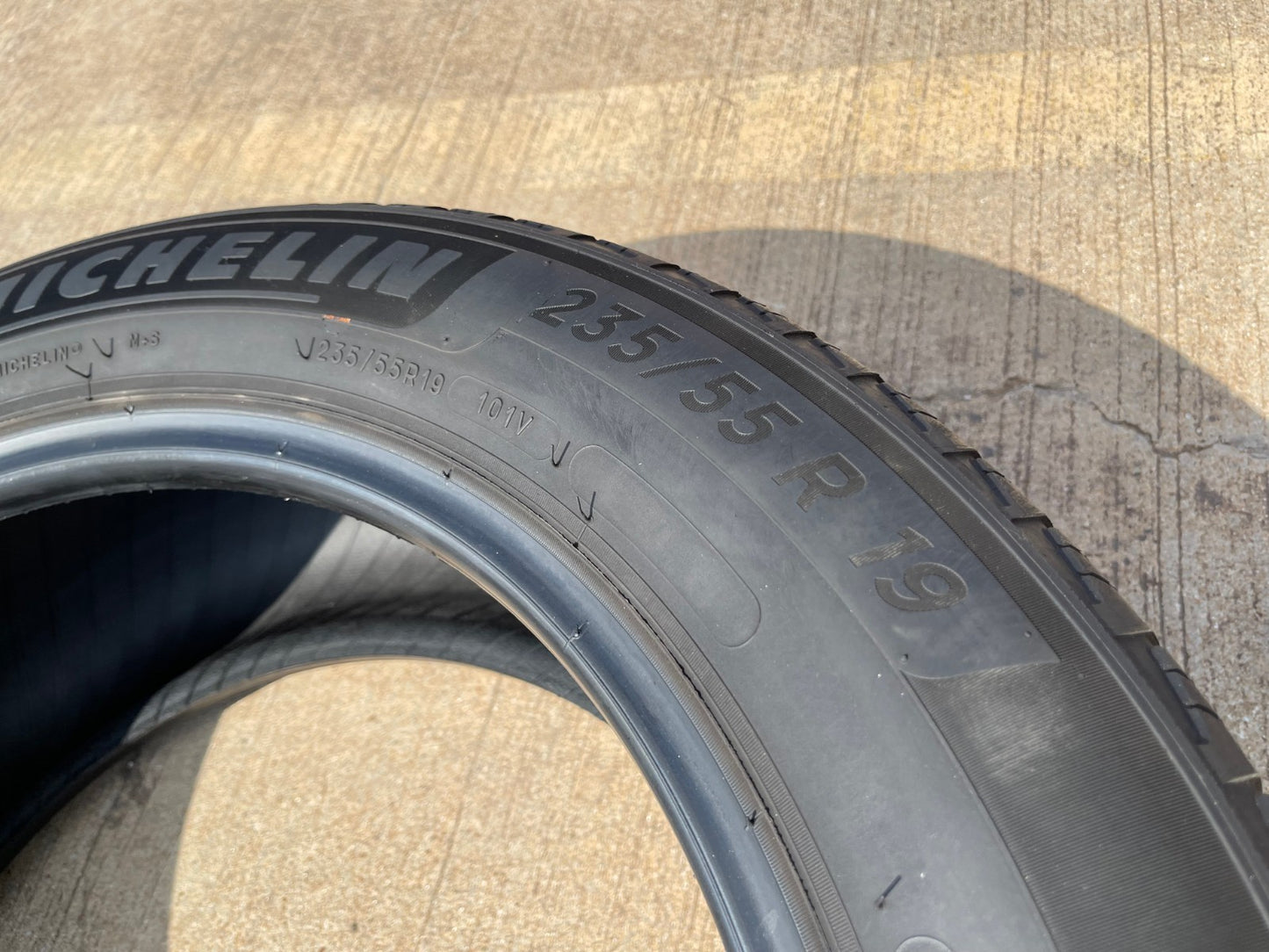 235/55/19 Michelin Primacy A/S tire 101V