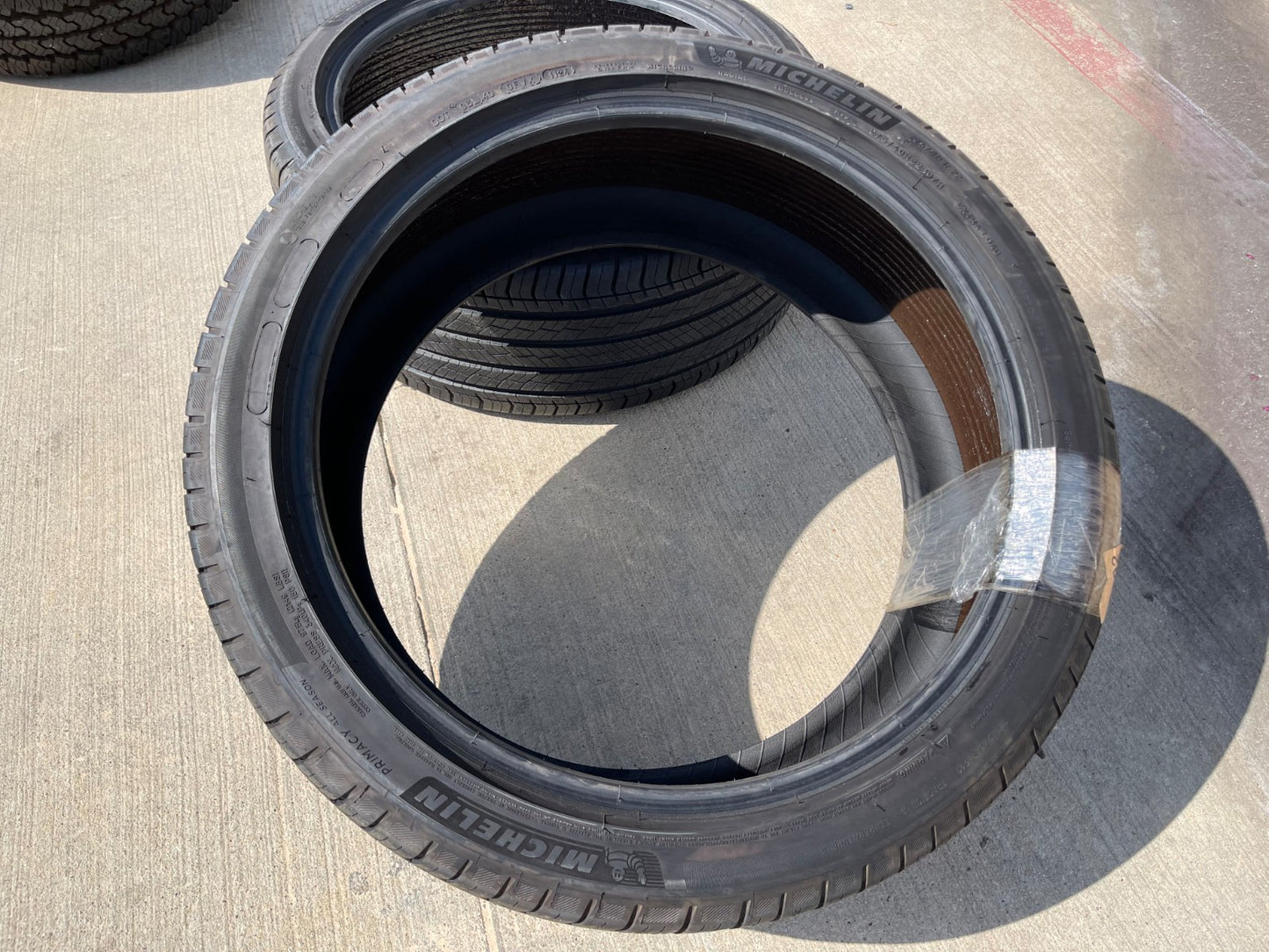 (1) 275/40/22 Michelin Primacy A/S All Season 107H XL Selfseal 275/40R22 tire