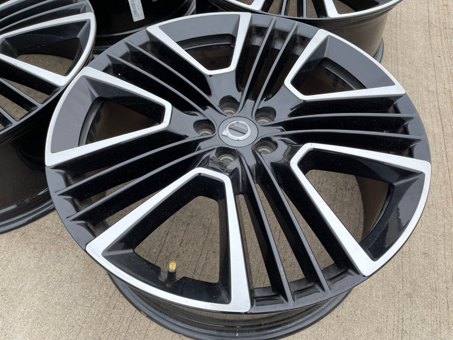 21" Volvo XC40 Ultimate OEM rims wheels 70467 2019 2020 2021 2022 2023 2024 2025