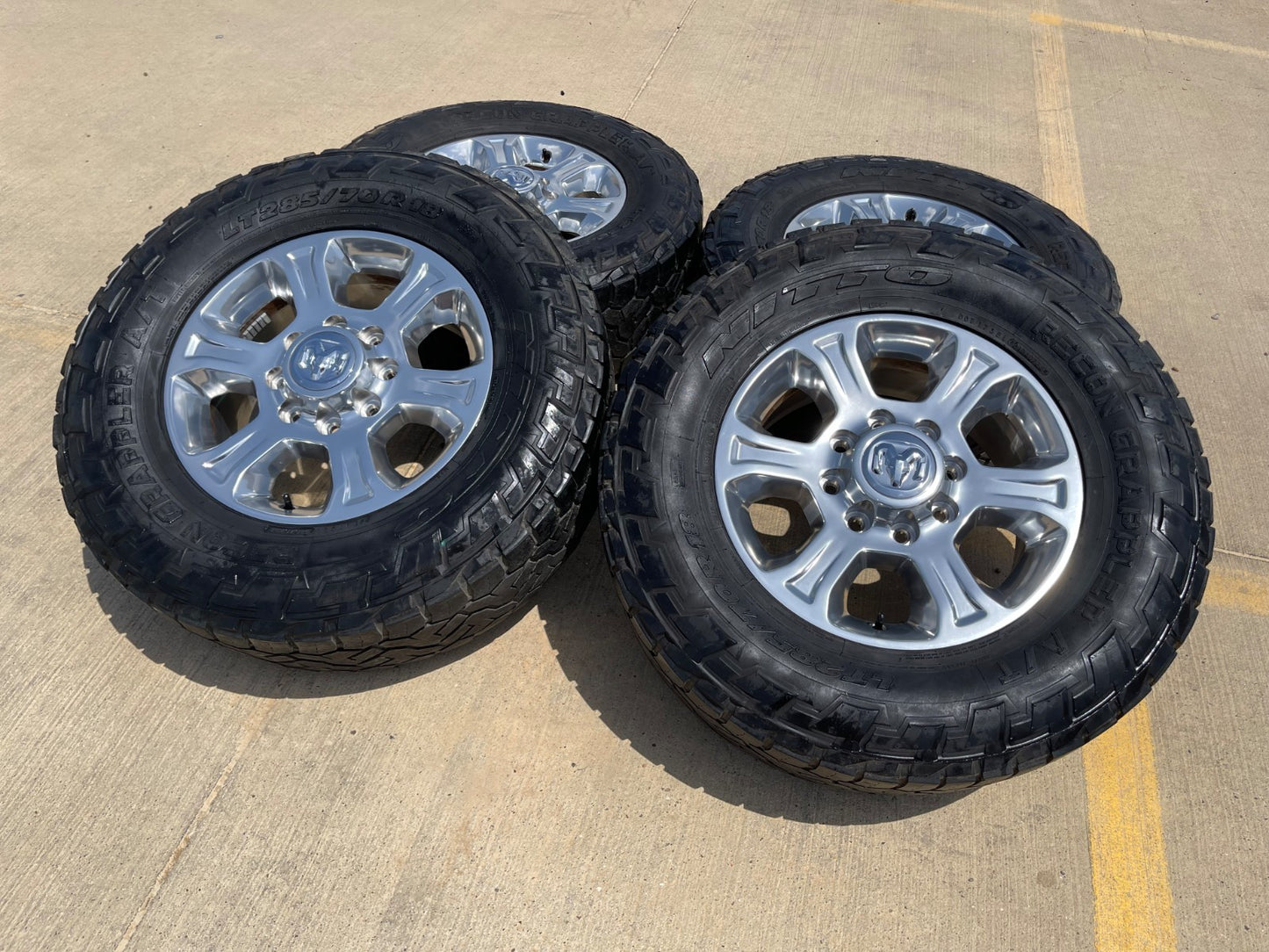 18" Ram 2500 3500 Laramie Power Wagon OEM wheels rims 2692 SET NITRO 34"