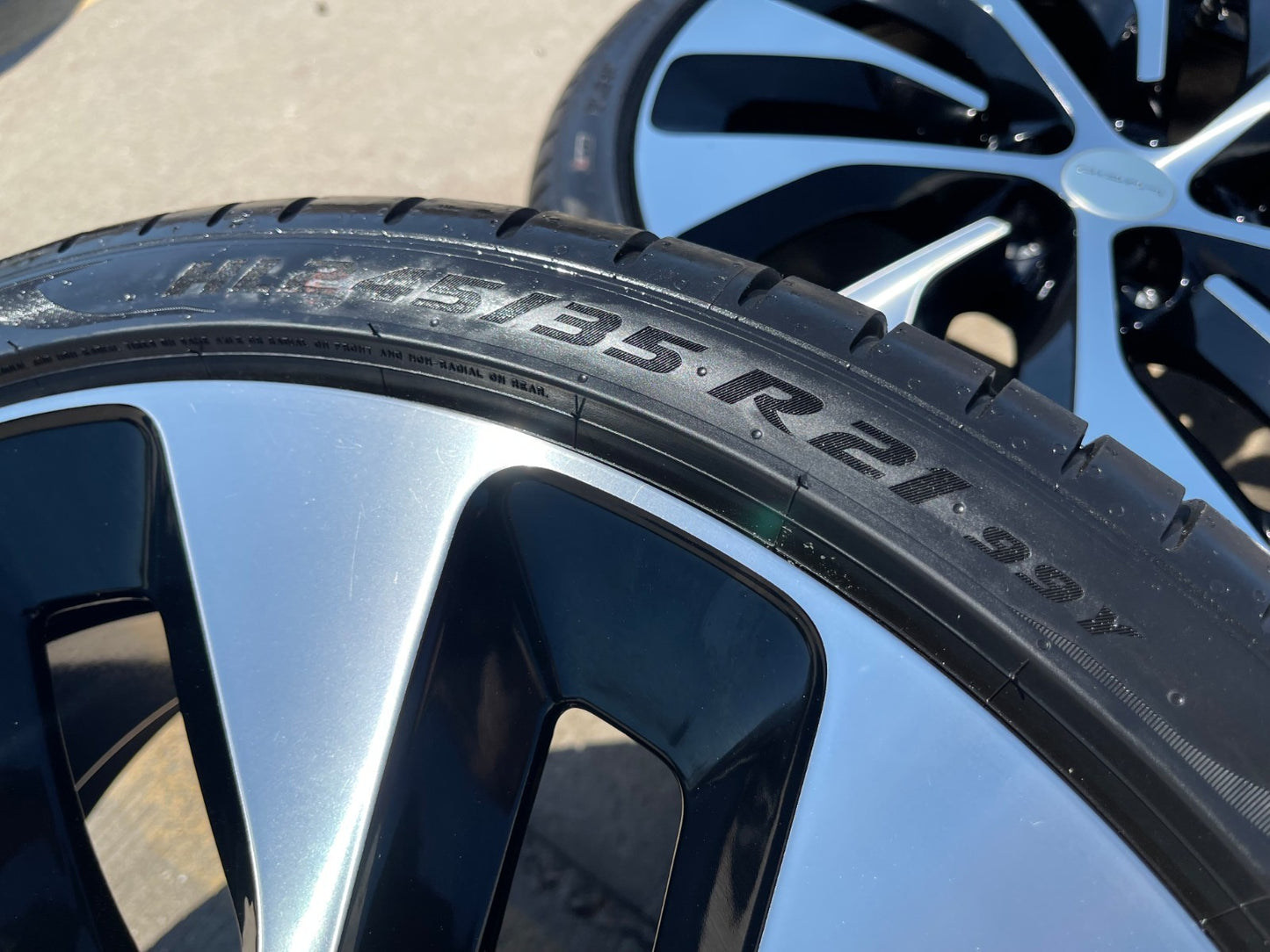 21" Lucid Air Grand Touring OEM 95542 95543 wheels rims black tires PIRELLI NEW