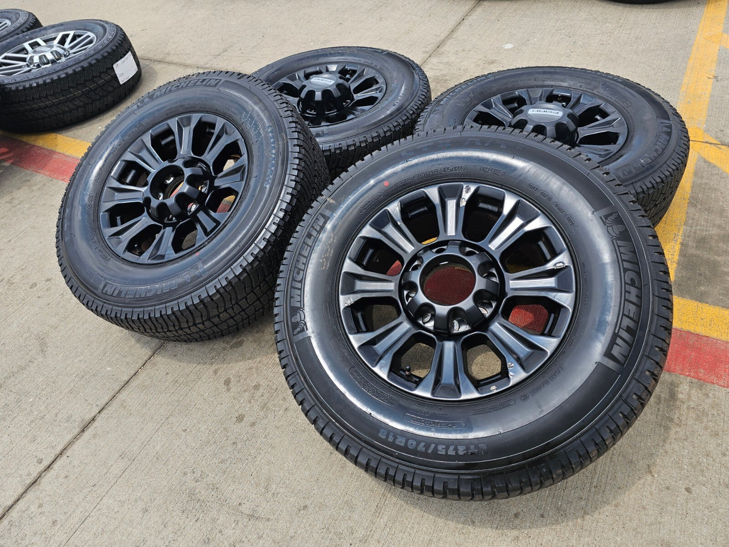 18" Ford F-250 F-350 OEM rims wheels 10097 tires MICHELIN NEW