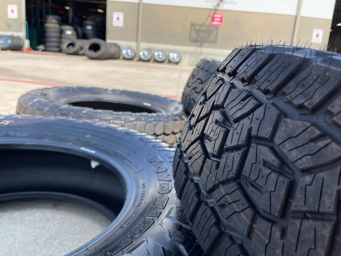 (4) 265/70/18 Toyo Open Country A/T3 tires SET 116H M+S 265/70R18 TAKE OFFS NEW