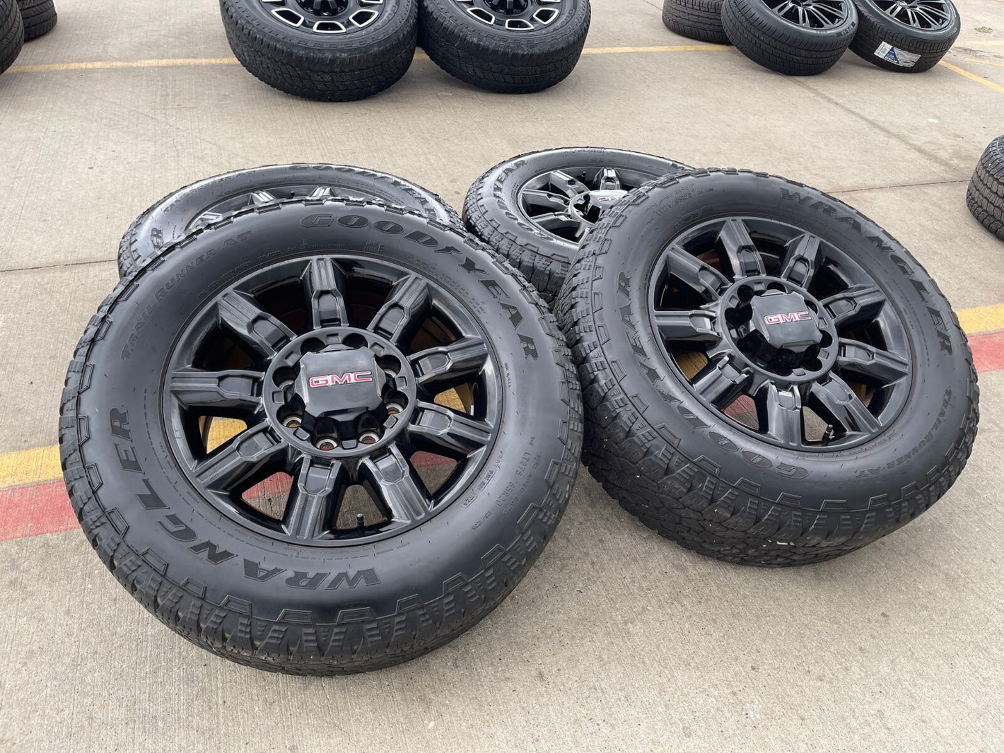 20" GMC Sierra DENALI 2500 3500 OEM 14137 5963 wheels rims Silverado tires A/T