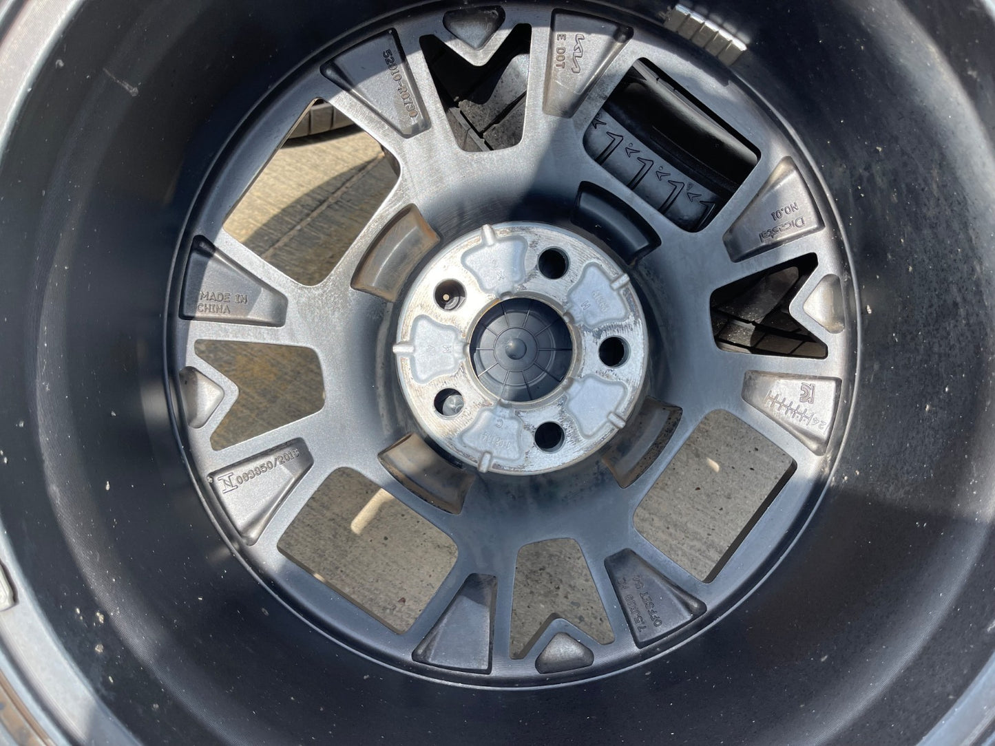 19" Kia Telluride Sorento OEM wheels rims 95983 tires Carnival BRIDGESTONE SET