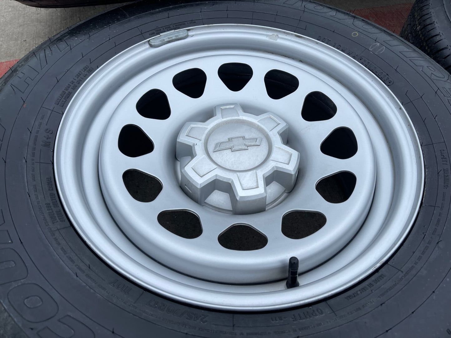 17" Chevy Silverado OEM wheels rims Tahoe Colorado 8130 GMC Canyon 2024 2025 NEW