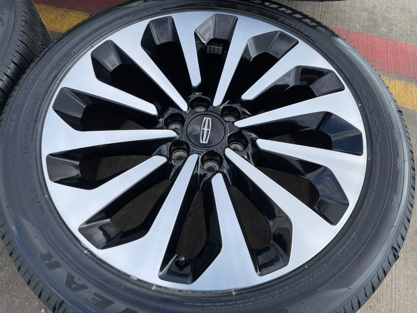 22" Lincoln Navigator L OEM 95385 10498 rims wheels 2022 2023 2024 2025 2026 NEW