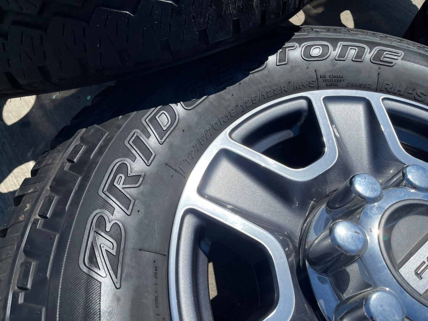 18" Ford F-250 F-350 Lariat FX-4 OEM wheels 10480 10298 tires BRIDGESTONE A/T