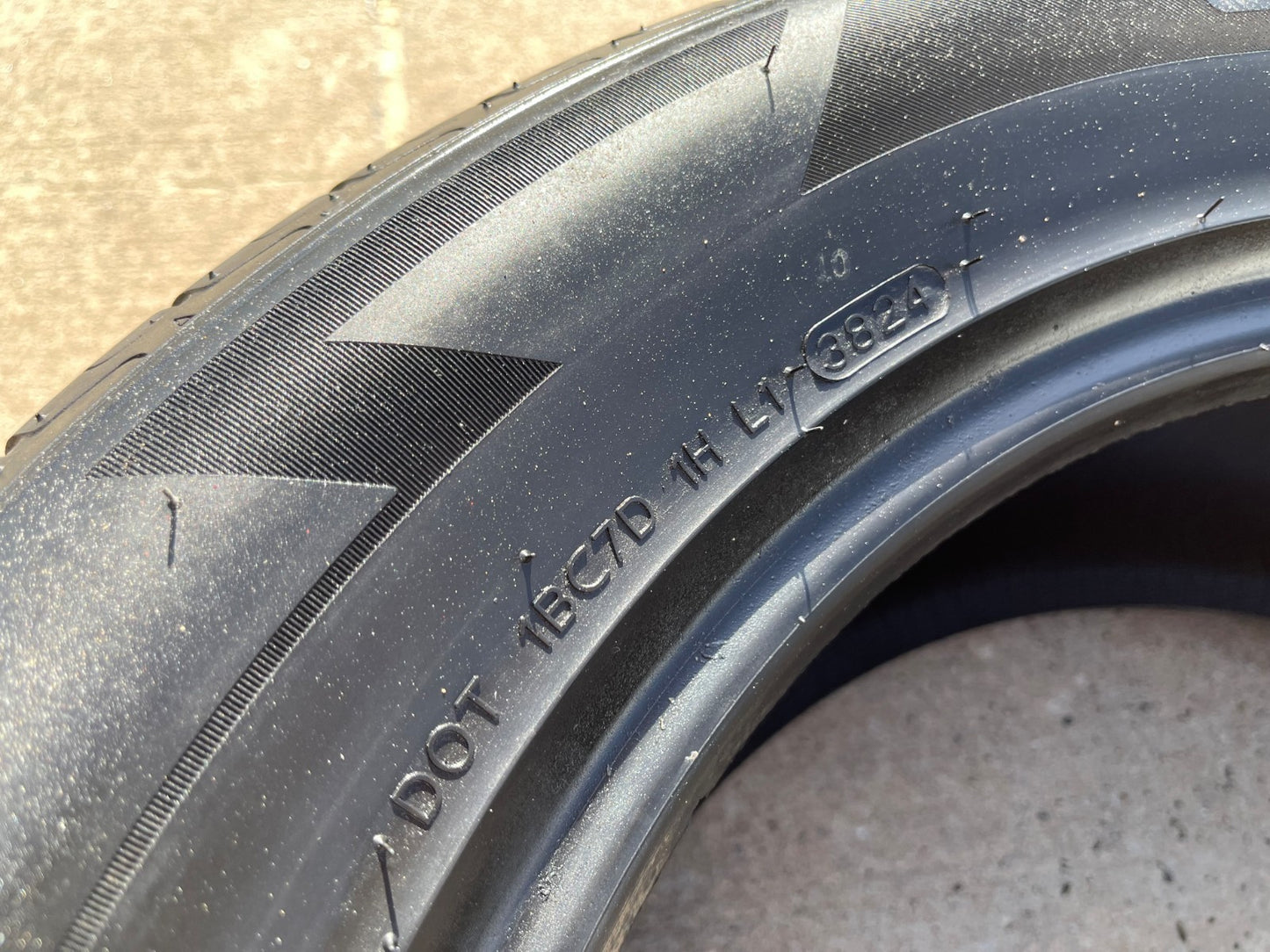 (1) 245/55/18 Laufenn S Fit A/S tire 245/55R18 103W NEW