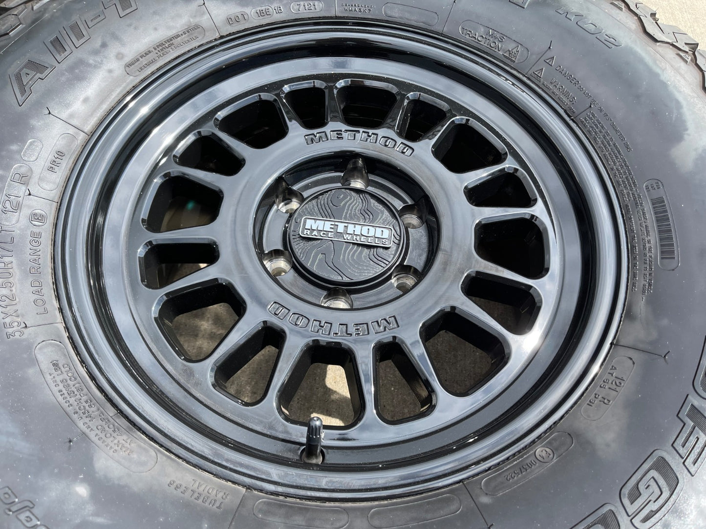 17x8.5 17" Method Racing MR318 Silverado RAM Tacoma wheels rims 6x139 6x5.5 35"