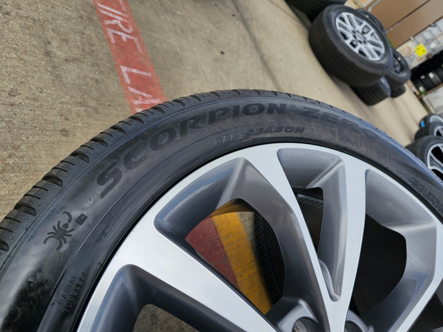 21" Ford Explorer ST OEM 10476 rims wheels Lincoln Aviator PIRELLI