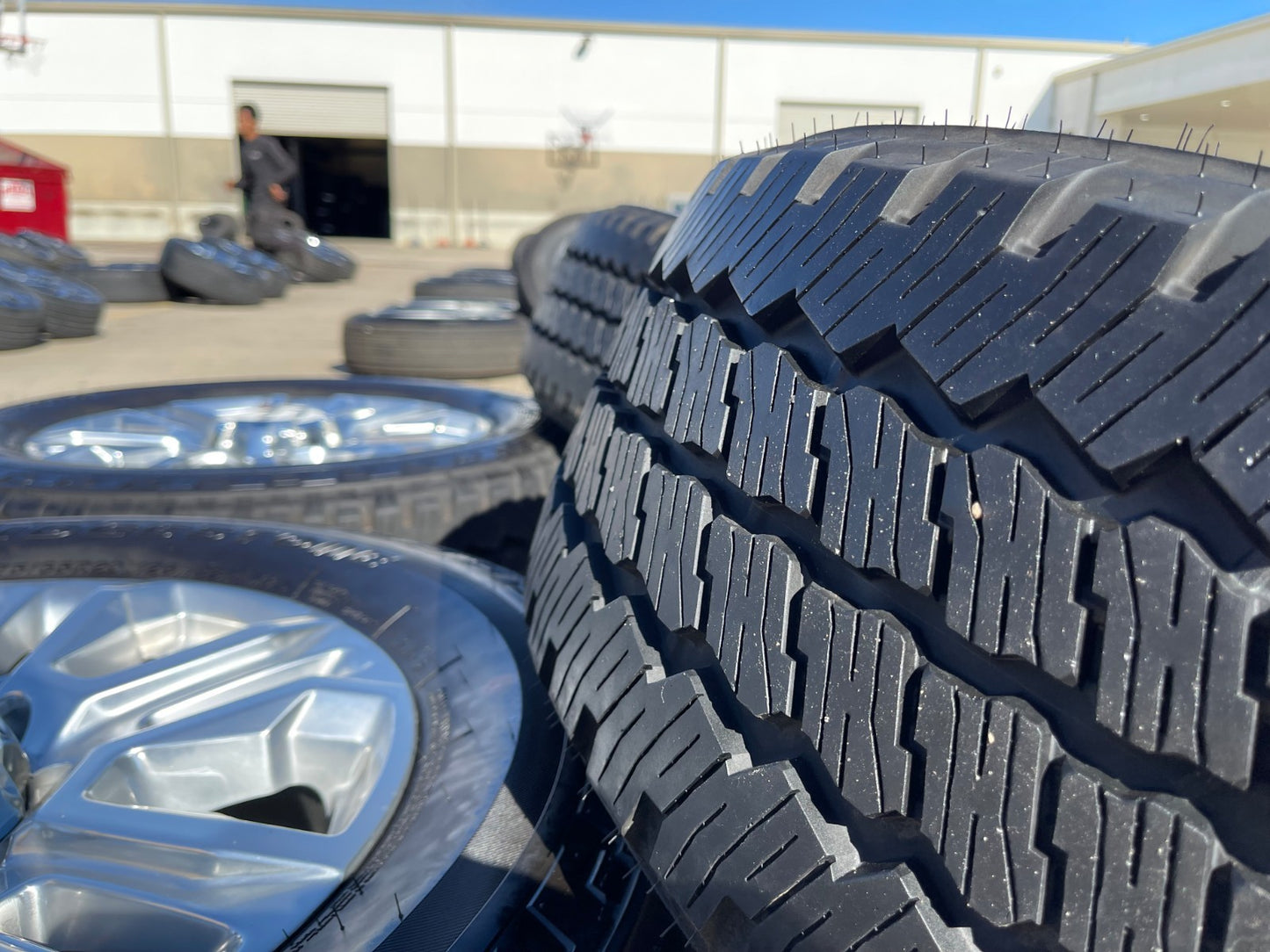 20" GMC Sierra Denali 2500 3500 OEM 5957 wheels rims tires DISCOUNTED