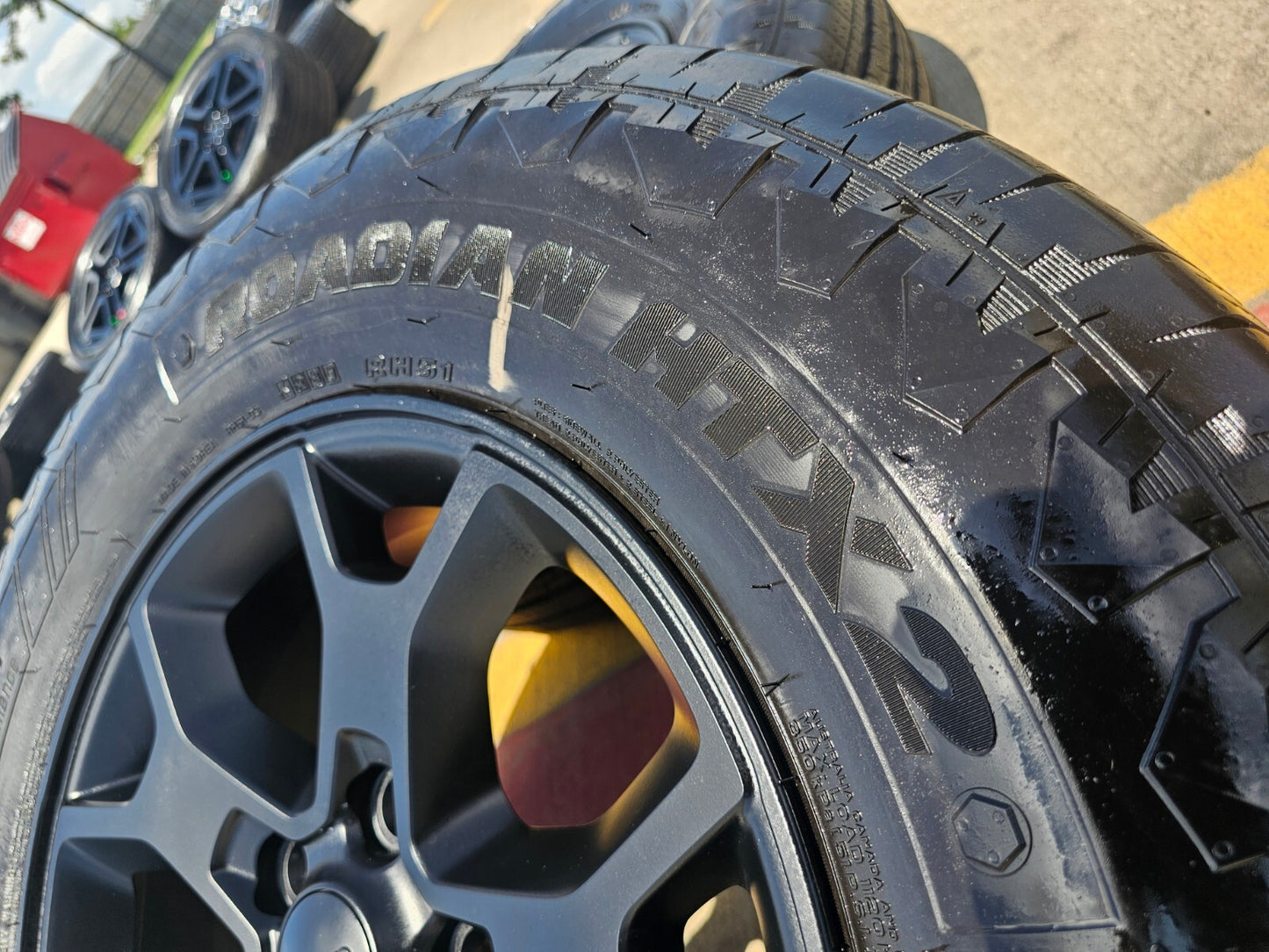 (1) 17" Jeep Wrangler Rubicon OEM 9218 wheel rim Gladiator tire NEXEN HTX2 NEW