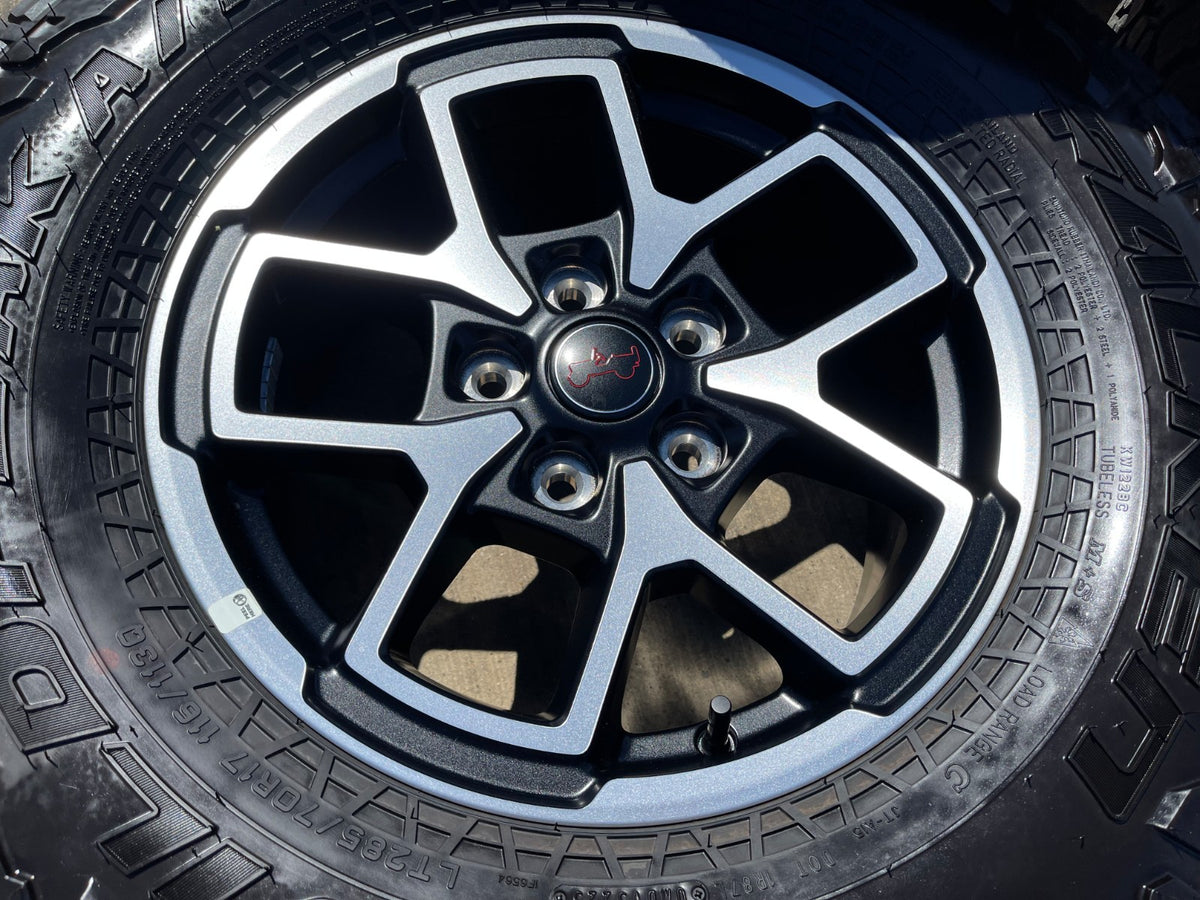 17" Jeep Wrangler Rubicon OEM 95730 9327 wheels rims Gladiator FALKEN AT 33" NEW