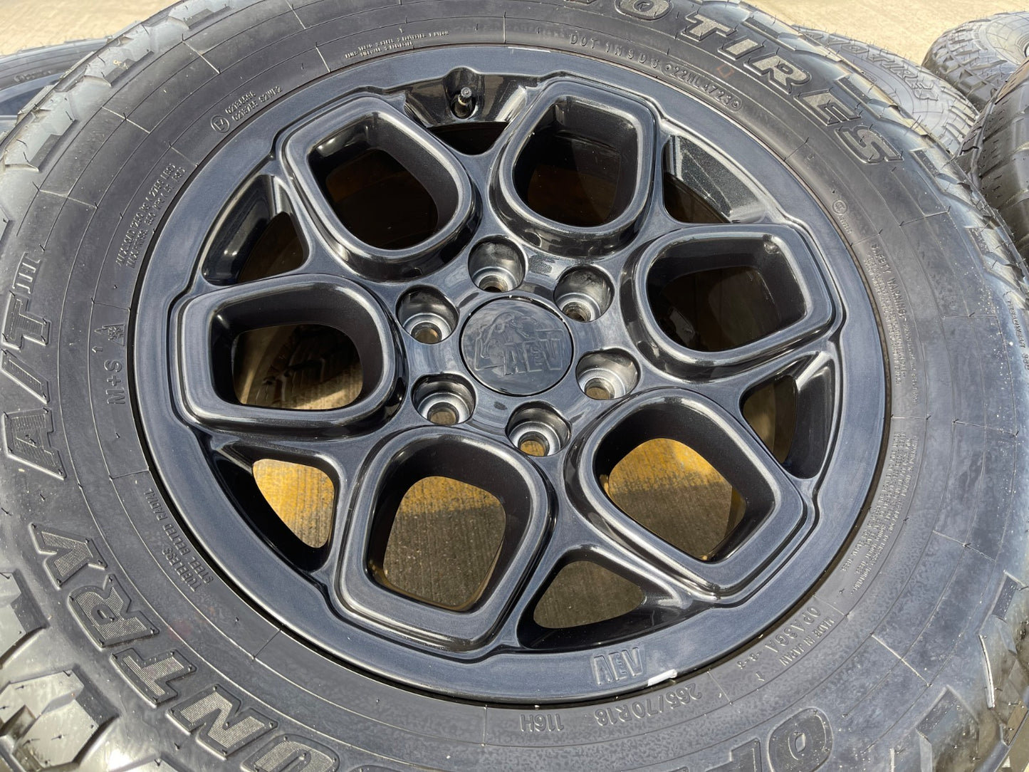 (5) 18" AEV SALTA GMC Sierra AT4X Chevy Silverado OEM rims wheels TOYO A/T3