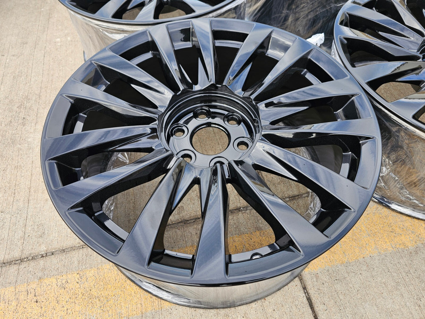 22" Cadillac Escalade OEM Black wheels rims 4873 95026 Tahoe Silverado 2024 2025