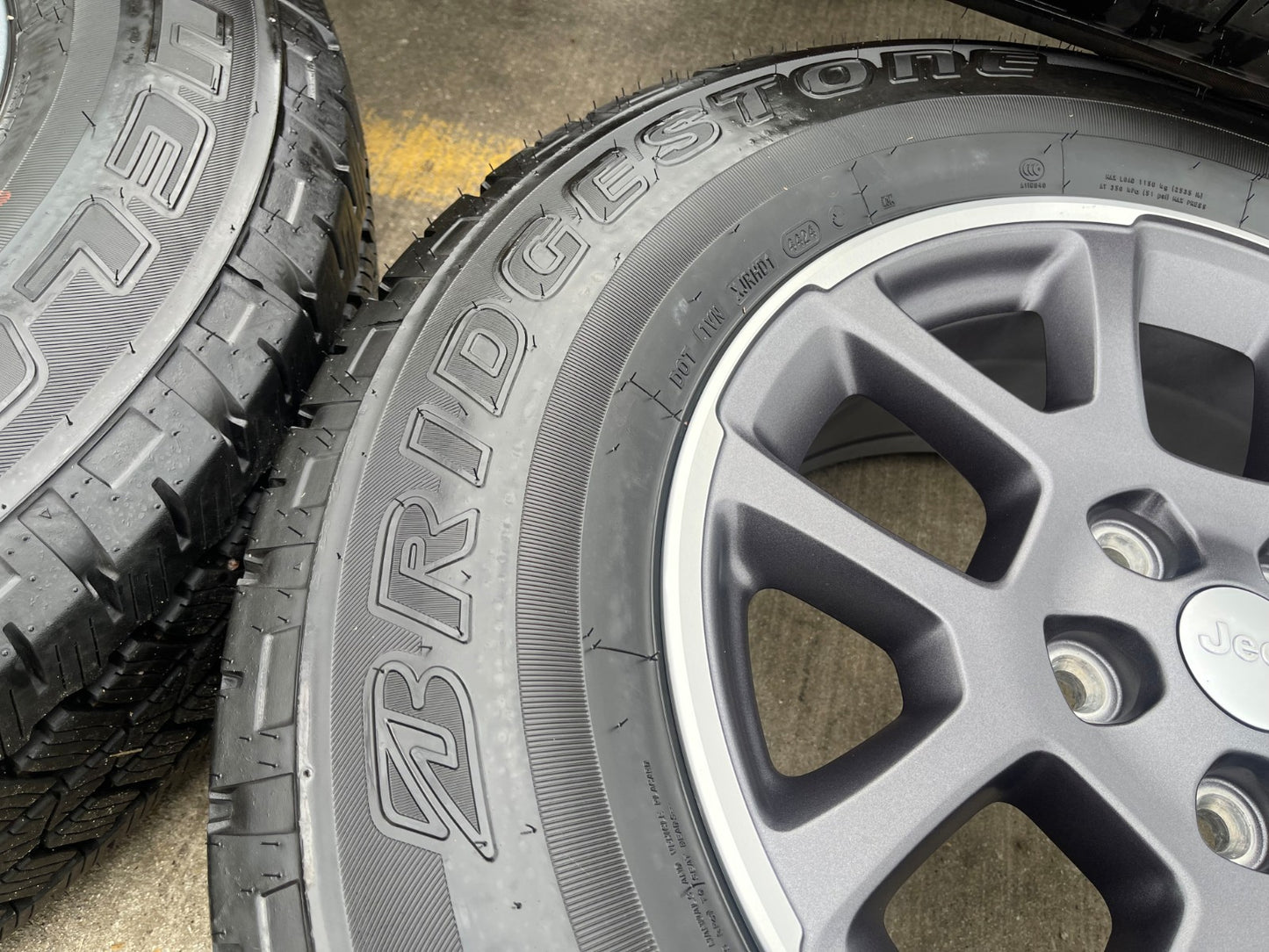 18" Jeep Gladiator Overland OEM wheels rims Wrangler 9241 tires BRIDGESTONE A/T