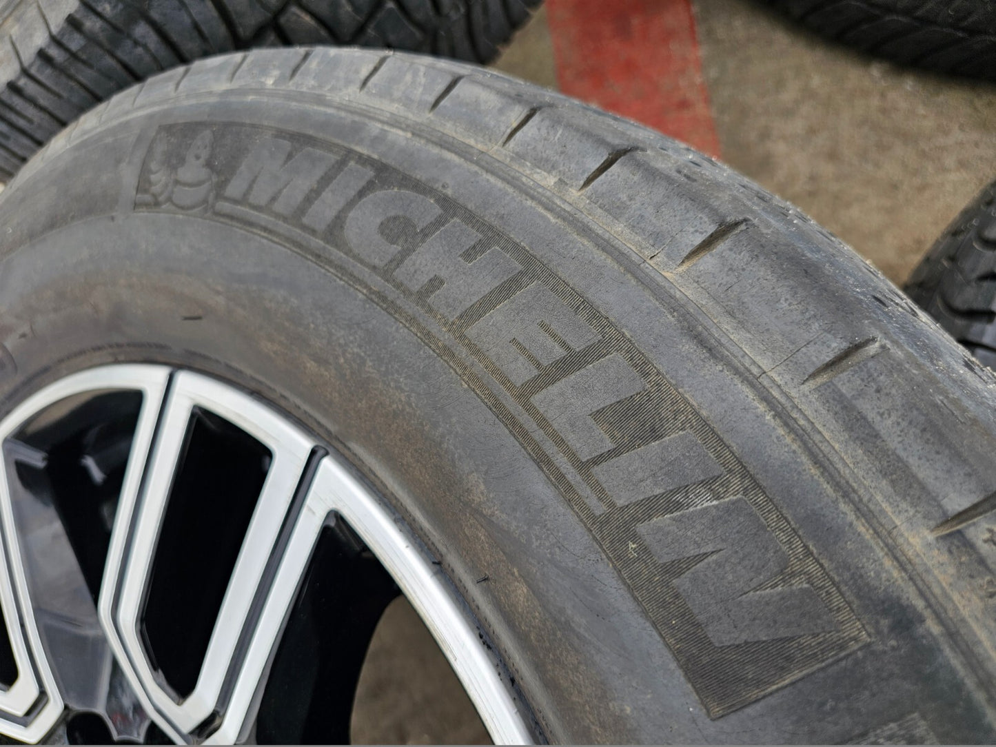 20" GMC Sierra AT4 2500 3500 OEM wheels rims 5950 Silverado MICHELIN