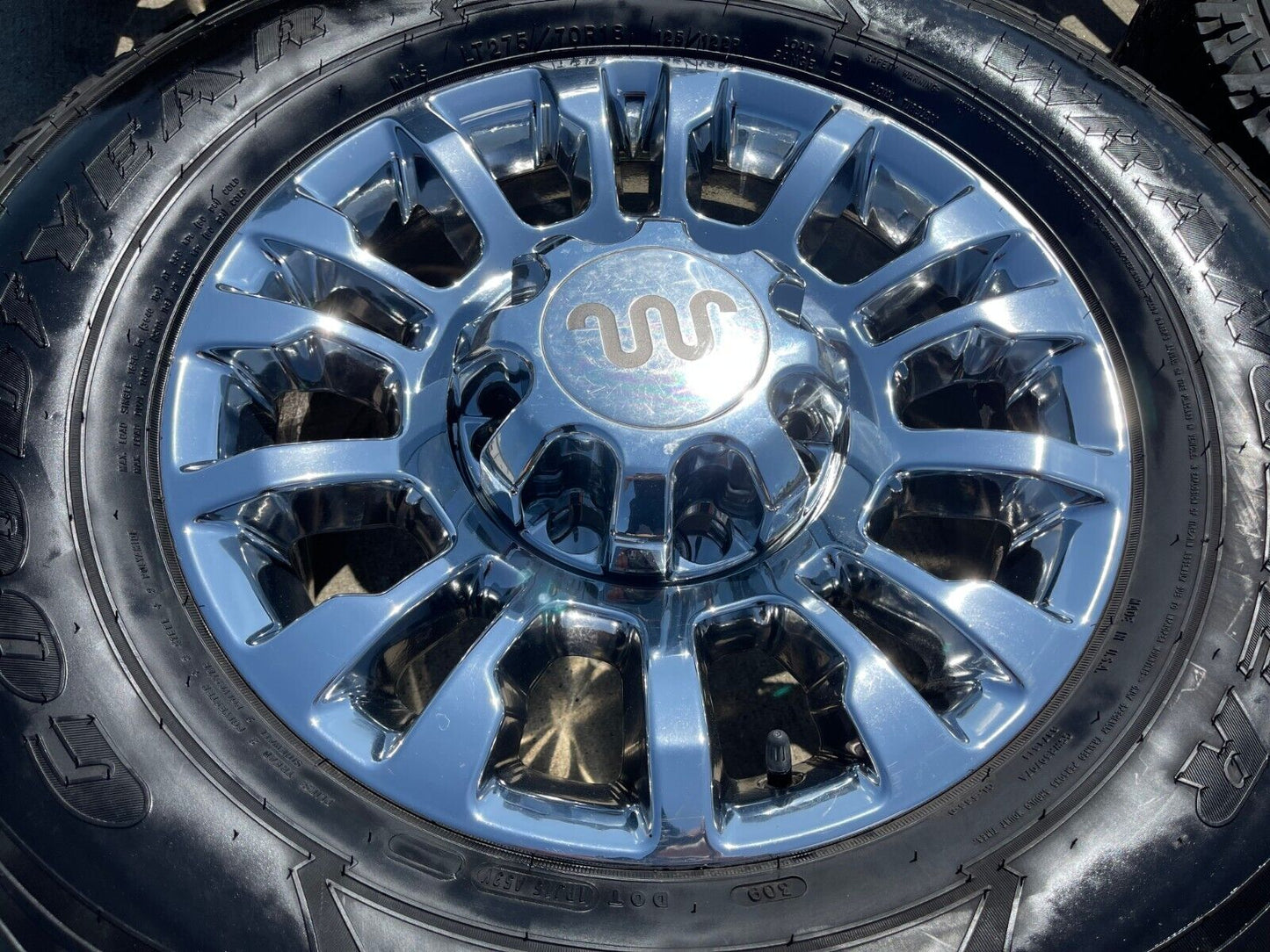 18" Ford F-250 F-350 OEM rims wheels 10290 chrome tires