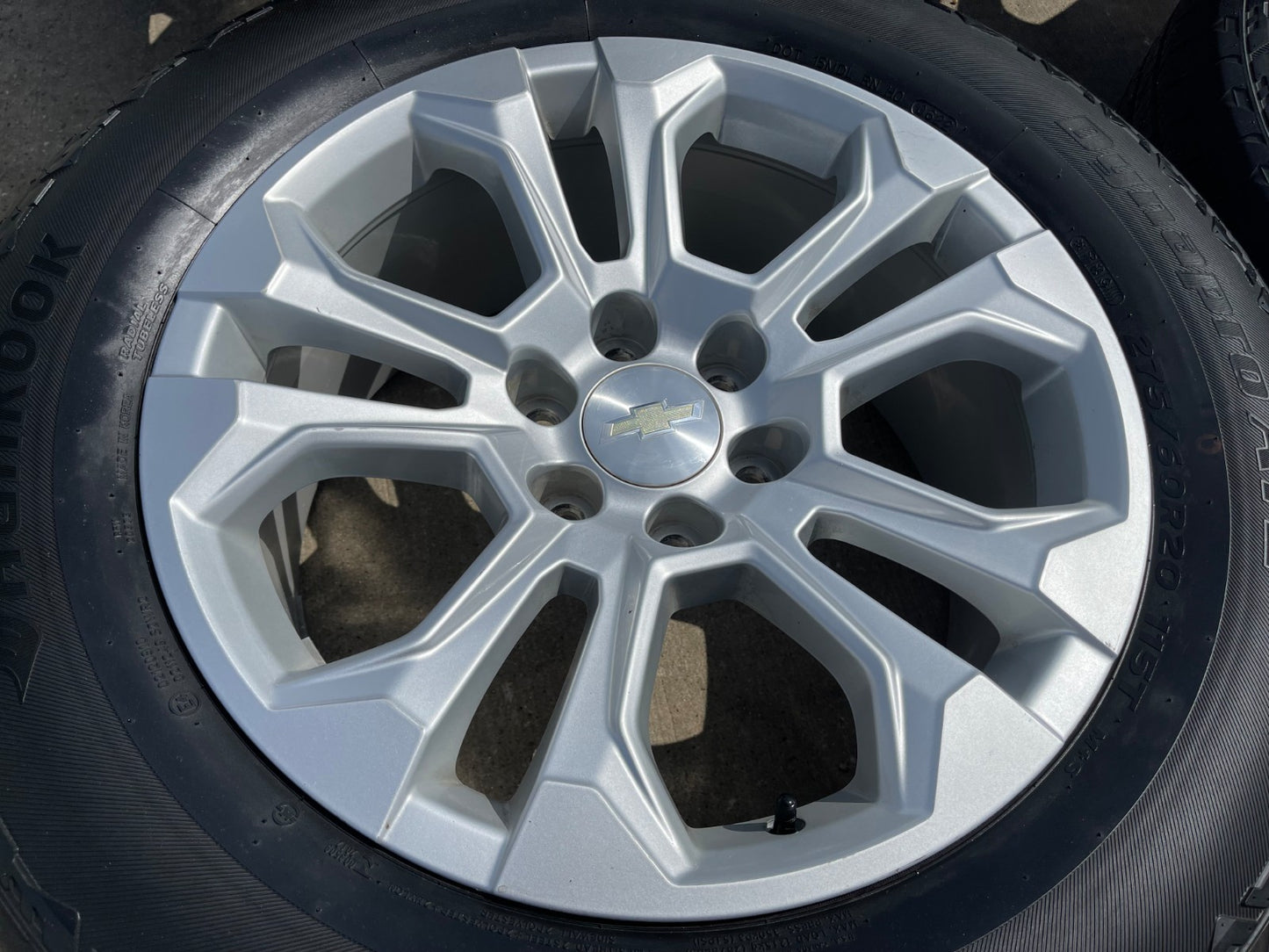 20" Chevy Tahoe Silverado OEM 14090 95417 wheels rims SET HANKOOK A/T2