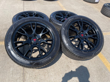 19" Tesla Model Y Gemini OEM 190256 wheels rims 2022 2023 2024 2025 2026 PIRELLI