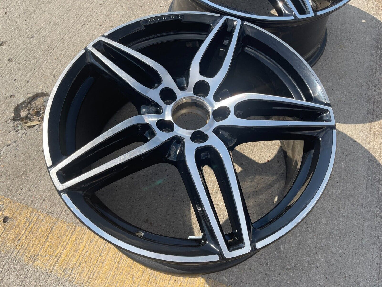 (1) 19" Mercedes C300 AMG OEM 85541 C63 Spare 2017 2018 2019 2020 2021 2022 2023
