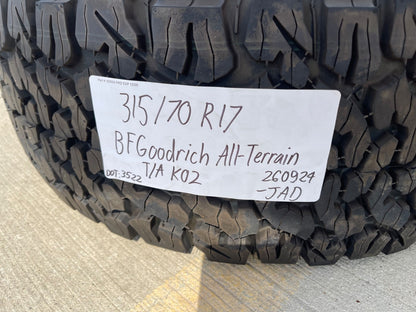 (1) 315/70/17 BFG KO2 A/T tire 315/70R17 LT 10 ply LRC 113S BRAND NEW !!!