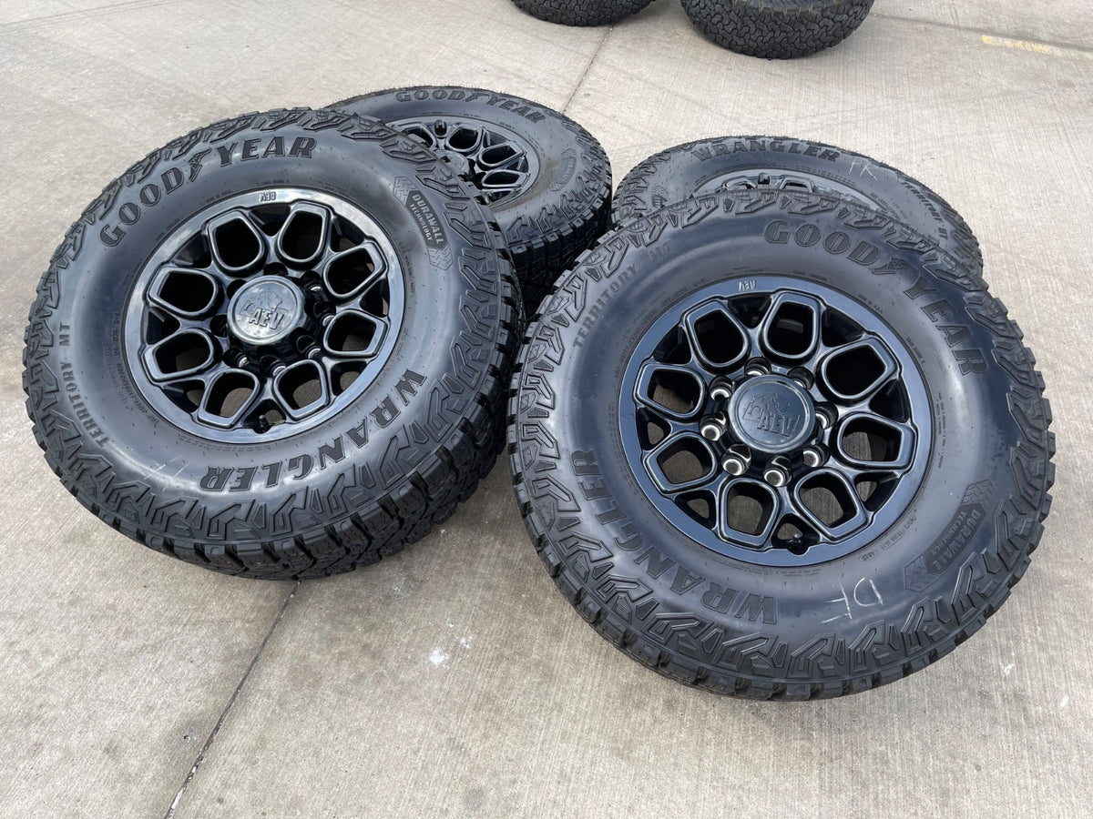 18" AEV Chevy BISON Trail Boss ZR2 2500 OEM wheels rims GMC Sierra SET 35"