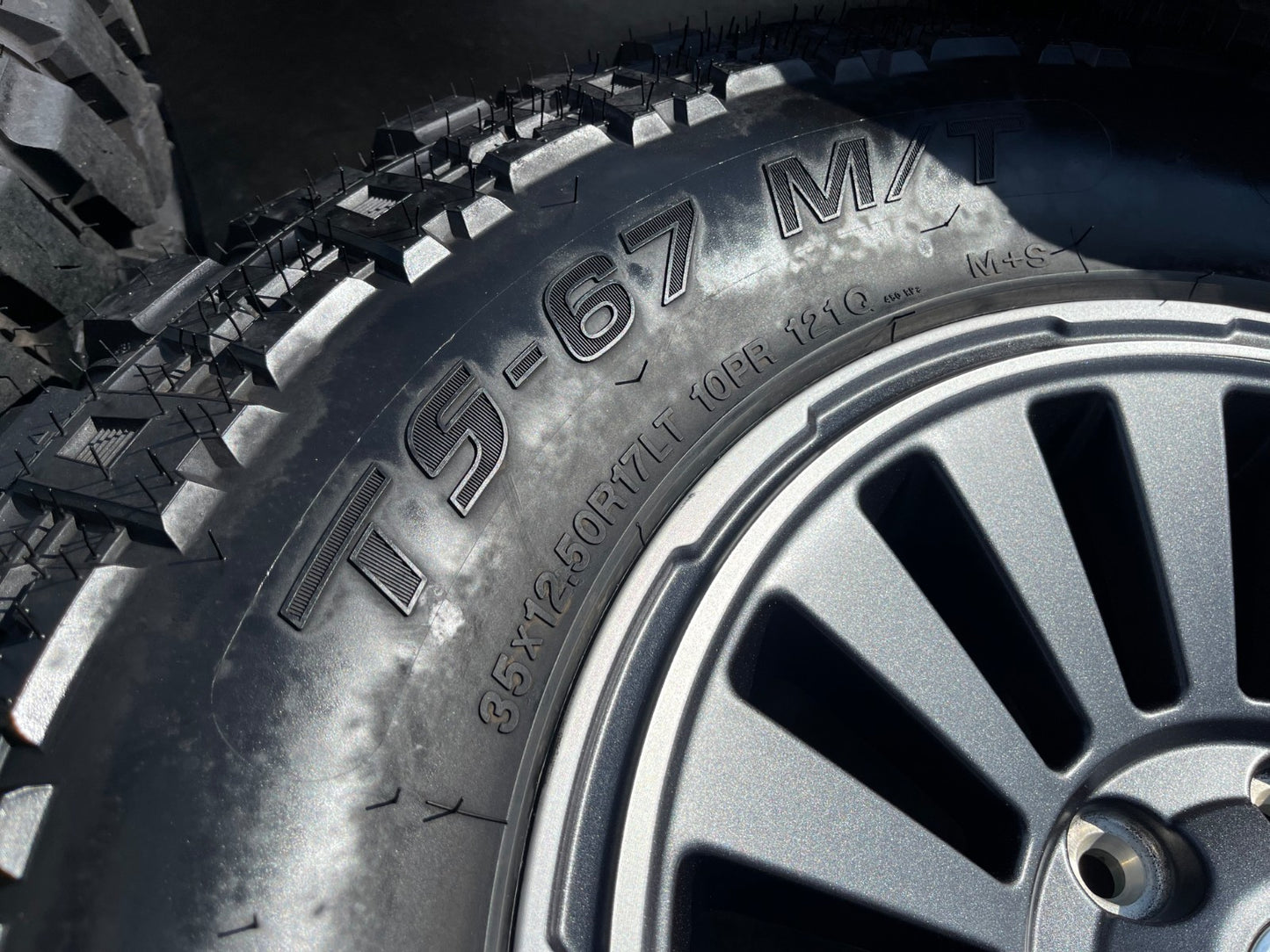 17" Ford Bronco HERITAGE Edition wheels rims 2024 2025 2026 tires 35"