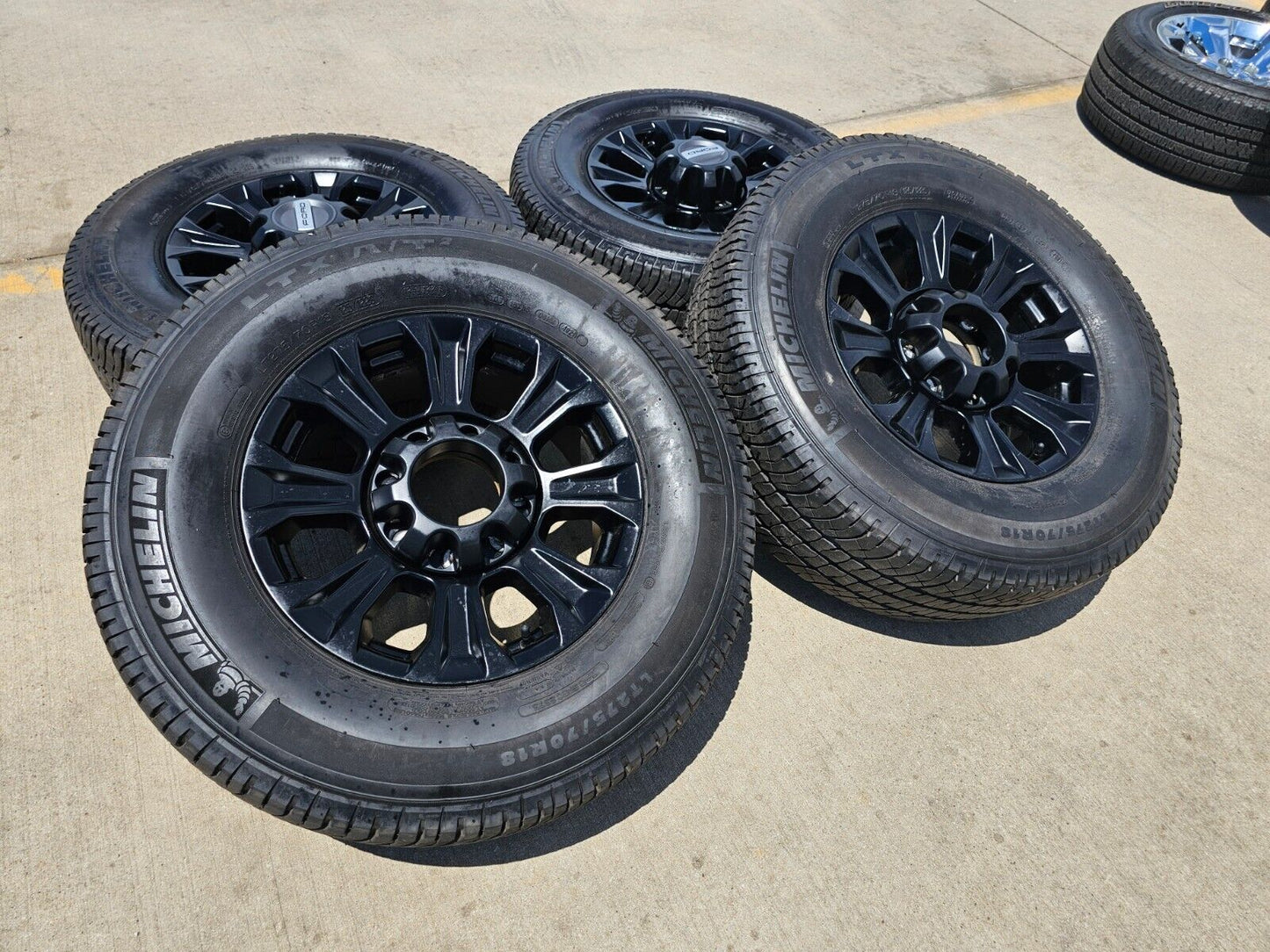 18" Ford F-250 F-350 OEM rims wheels 10097 tires MICHELIN