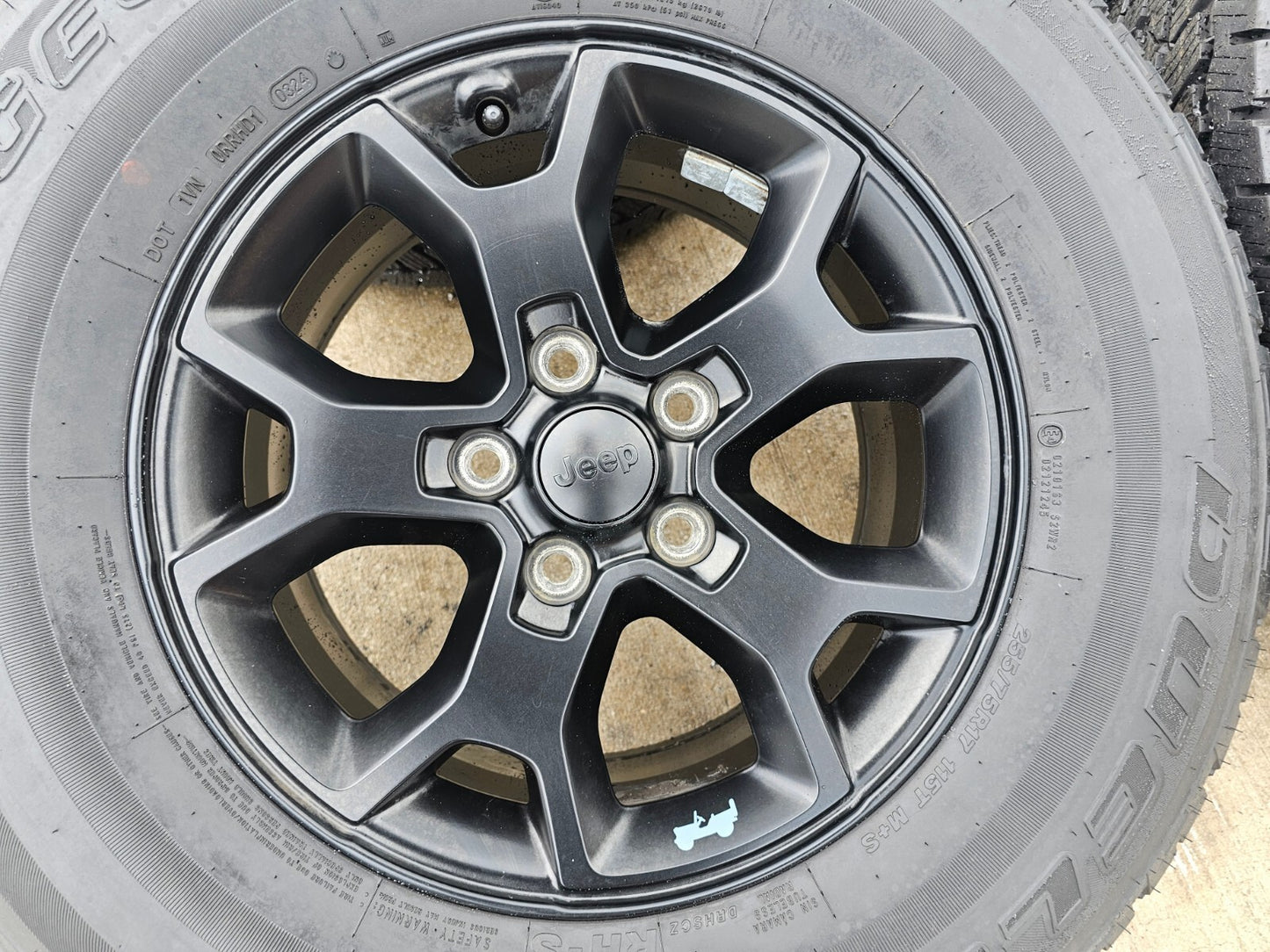 17" Jeep Wrangler Rubicon OEM 9218 wheels rims Gladiator tires SET DUELER A/T