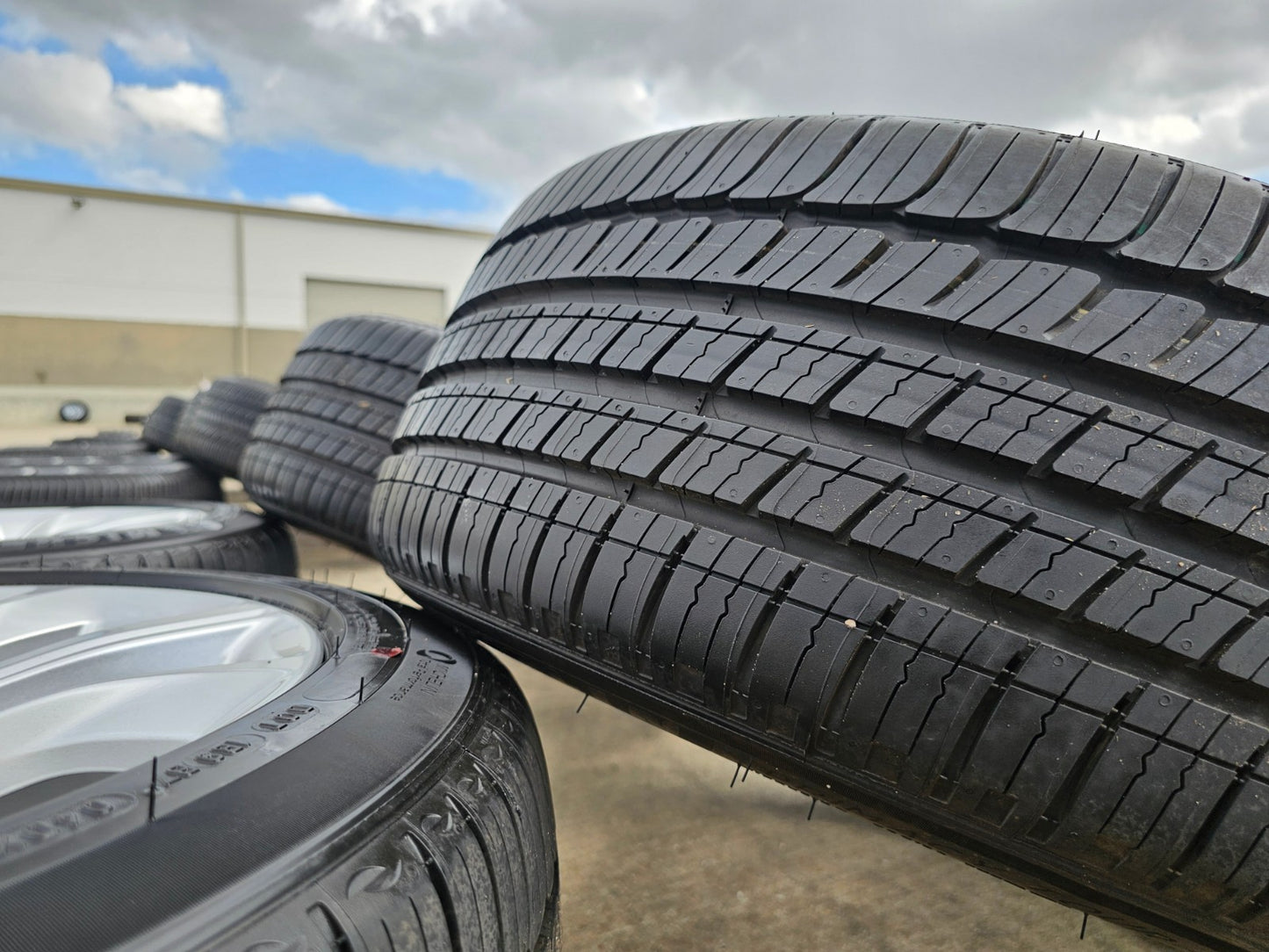 18" Cadillac CT5 Platinum OEM 94114 wheels rims 2023 2024 2025 NEW MICHELIN