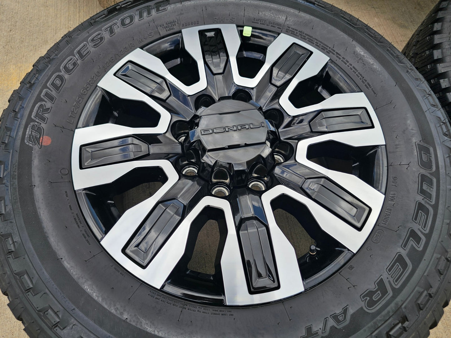 20" GMC Sierra DENALI 2500 3500 OEM wheels rims 5958 14138 Chevy DUELER A/T
