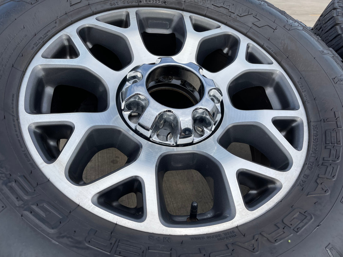 20" Ford F-250 F-350 OEM Lariat wheels rims 10292 tires NITTO 35"