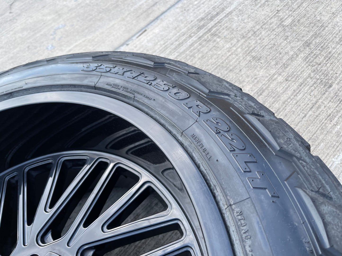 22x12 TIS 553B Chevy Silverado Ford F-150 RAM wheels rims 6x139 6x135