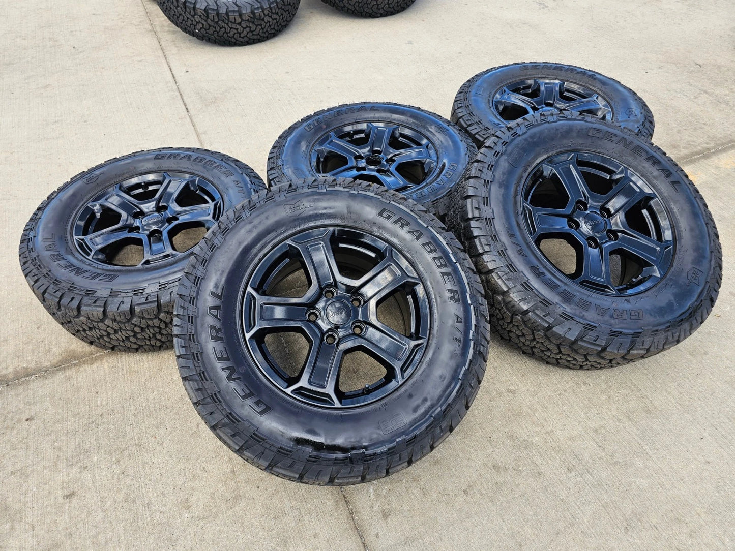 17" Jeep Wrangler Rubicon OEM Black wheels rims 9216 Gladiator GENERAL A/TX